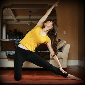 Kelly Sunrose Yoga // Free Online Yoga // Parighasana