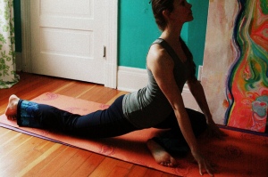 Kelly Connor Sunrose Yoga// Online Yoga Classes// Pigeon