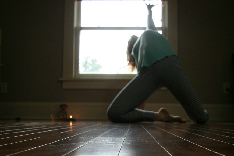 Kelly Sunrose Yoga// Samadhi Rush// Online Yoga// Martha Graham Pose